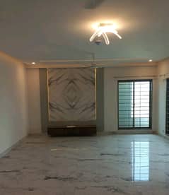 10 Marla Flat In Lahore Is Available For sale 0