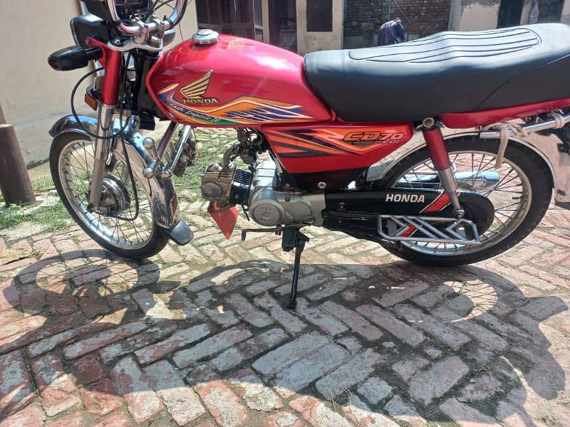 Honda CD70 0