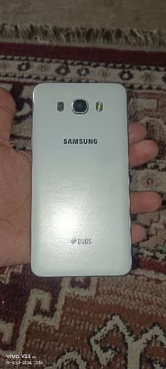 Samsung Galaxy j7