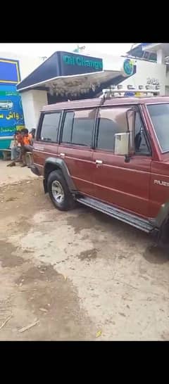 Mitsubishi Pajero 1990