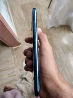 LG V40 THINQ GAMING PHONE 4 64 NON PTA