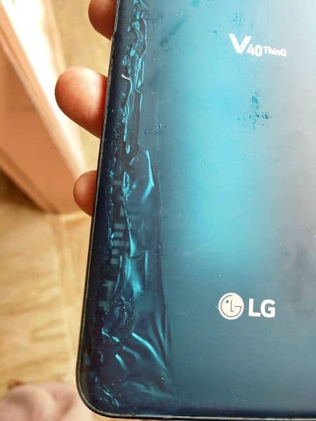 LG V40 THINQ GAMING PHONE 4 64 NON PTA 5