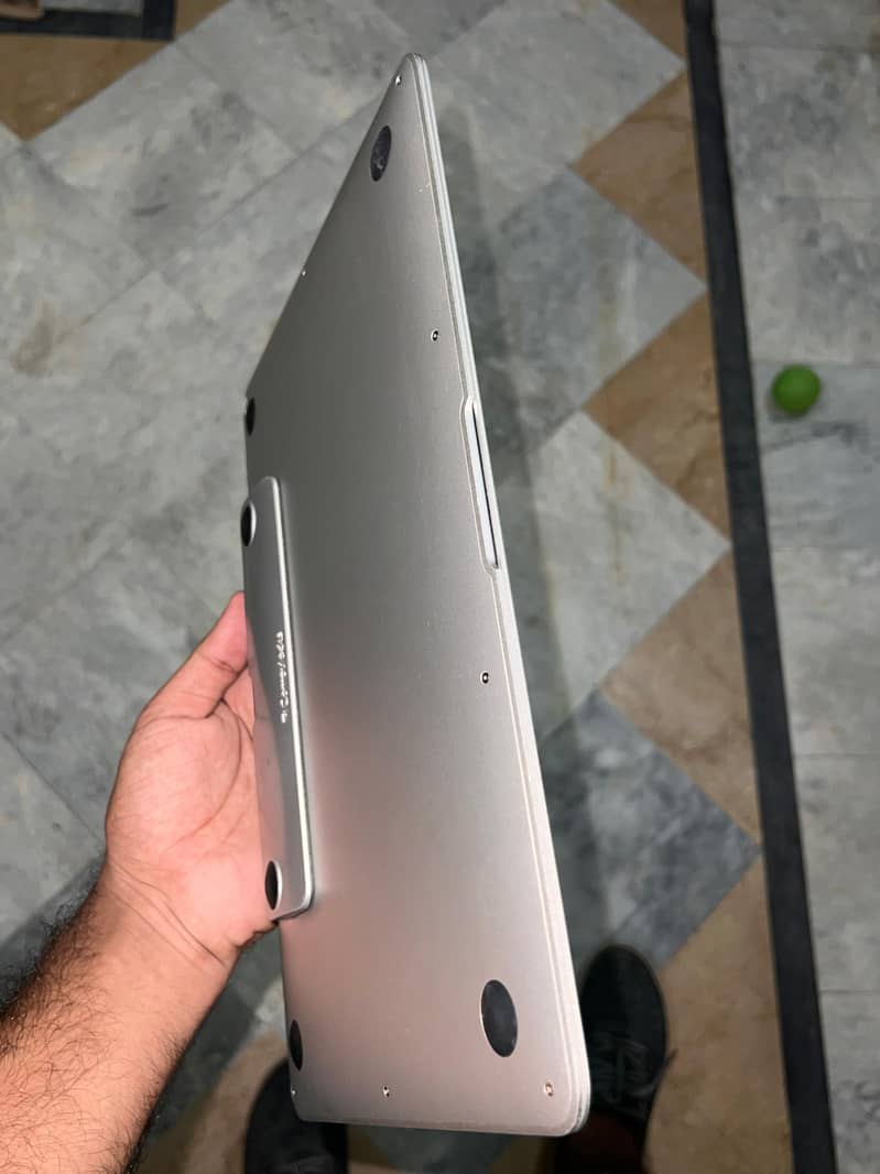 Mac Book air 2017 10/10 Condition 1