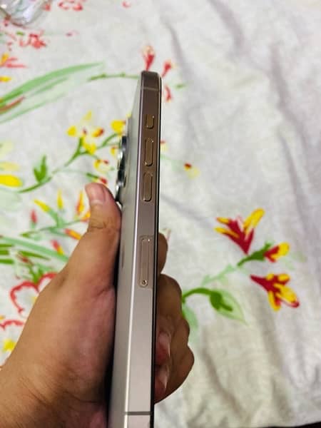 Iphone 15pro not pta dual sim 256 gb 4