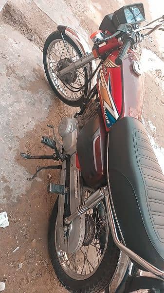 Honda 125 good condition. 2