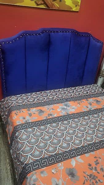 single customized bed in very good condition 10/10 3