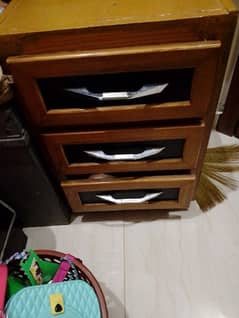 3 drawer  table