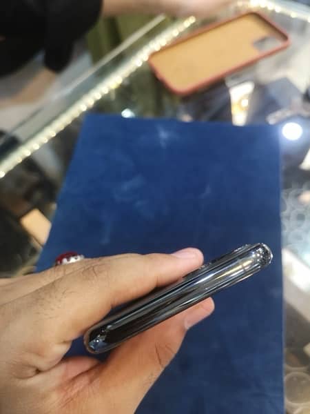 Iphone 11 pro 256Gb PTA APPROVED 4