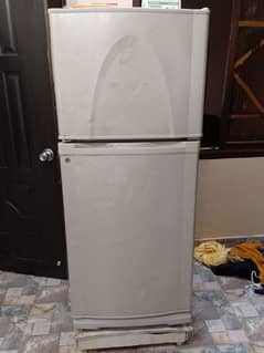 Dawlance 2 Door Fridge Urgent Sell