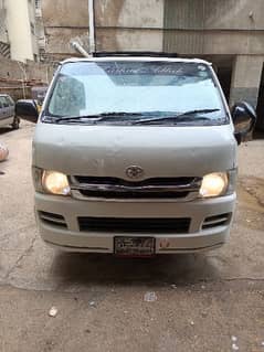 Toyota hiace van model 2010reg2016 White clour full original cndtion