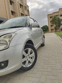 Suzuki Swift DLX 2013