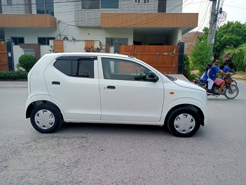 Suzuki Alto . 2021. V. X. R. 12