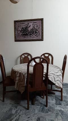 Round Dining table with 5 chairs