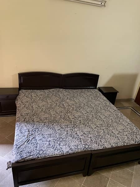 2 single bed with side table and dressing table 0