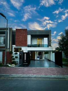 11 Marla complete Luxury house for sale bahria town lahore brand new