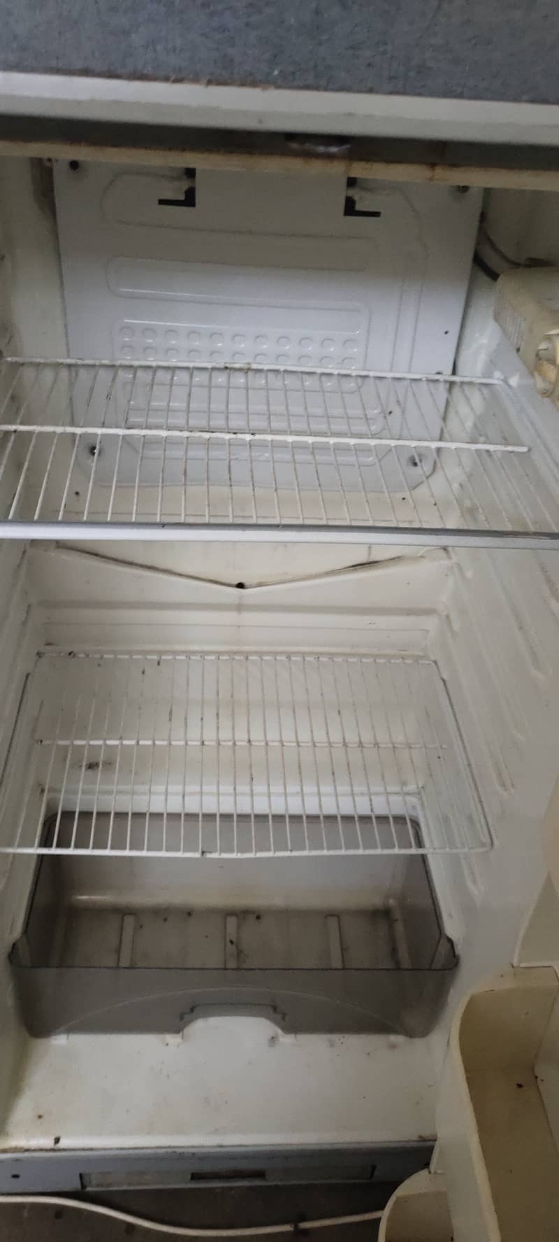 Dawlence Refrigerator in good condition 3