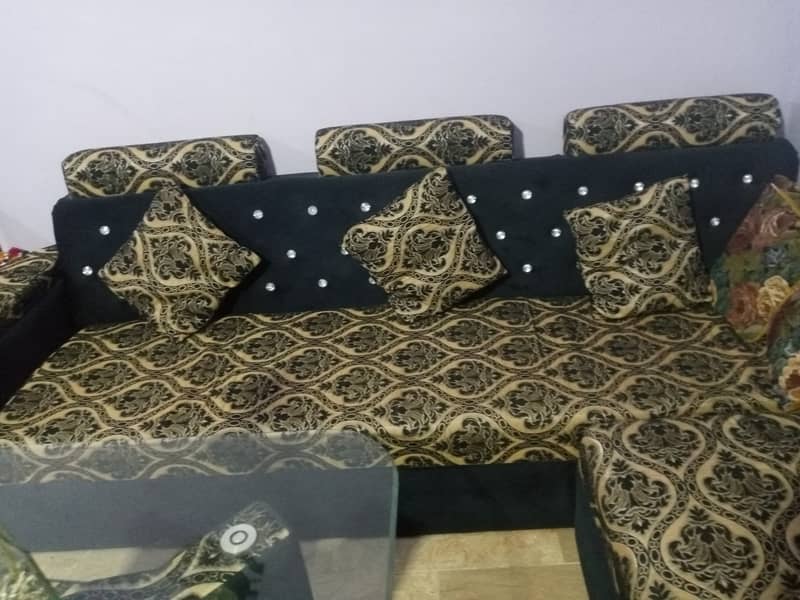 L. Sofa 8 seater  with table n 8 cosion . with 4  seater 3