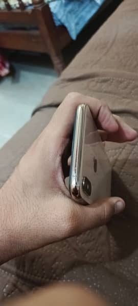 IPHONE XS MAX 4