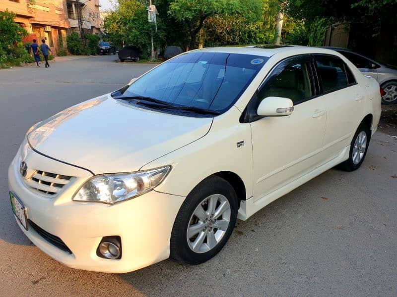 Toyota Corolla Altis 2013 1