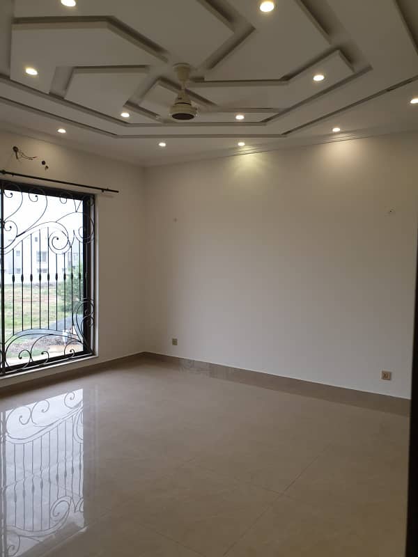 A Beautiful Designer 1 Kanal Brand New Luxury Stylish UPPER PORTION FOR RENT On Vip Location Close To Park In Bahria Town Lahore 12