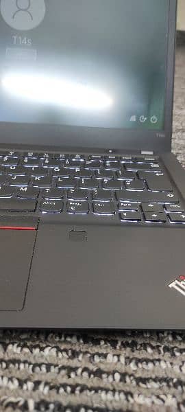 Lenovo Thinkpad T14s 4