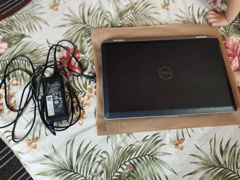 Dell Touch screen Laptop for sale best battery backup 2