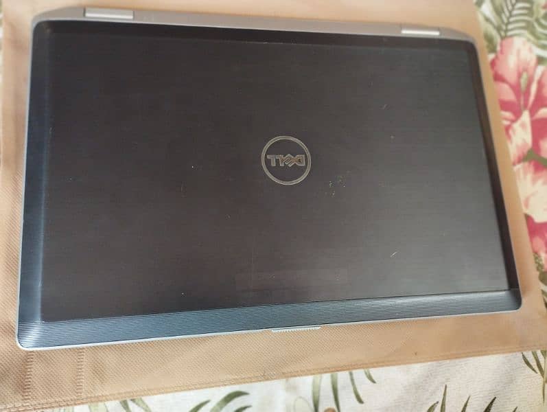 Dell Touch screen Laptop for sale best battery backup 3