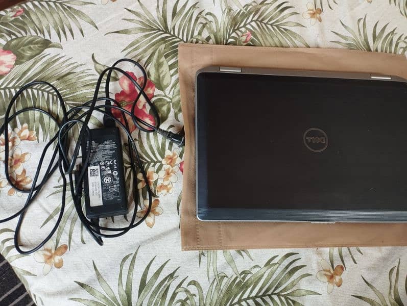 Dell Touch screen Laptop for sale best battery backup 4