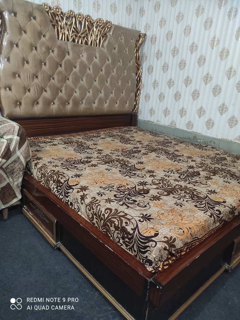 Bedset with sides table and dressing table 5