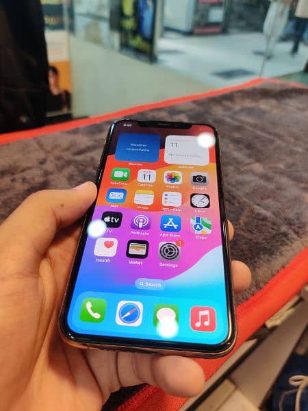 iPhone Xs 64 GB Factory Non PTA 2