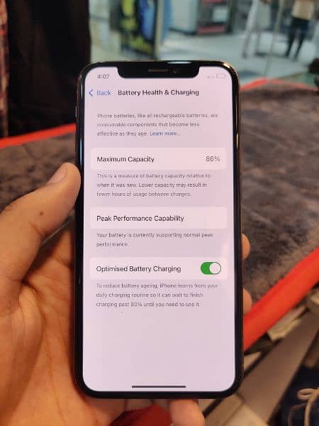 iPhone Xs 64 GB Factory Non PTA 3