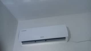 Gree 1.5 Ton DC Inverter Air Conditioner in Top Condition