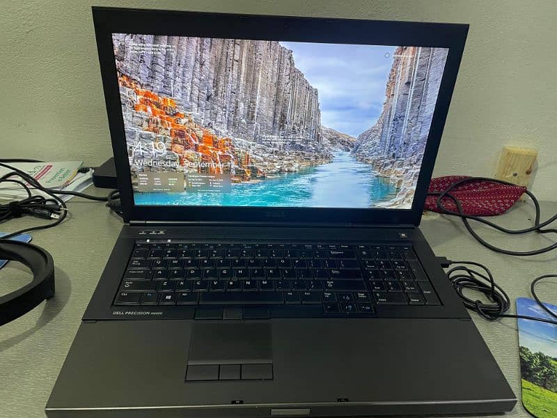 Dell precision m6800 core i7 4th gen 16 gb ram 256 SSD 2