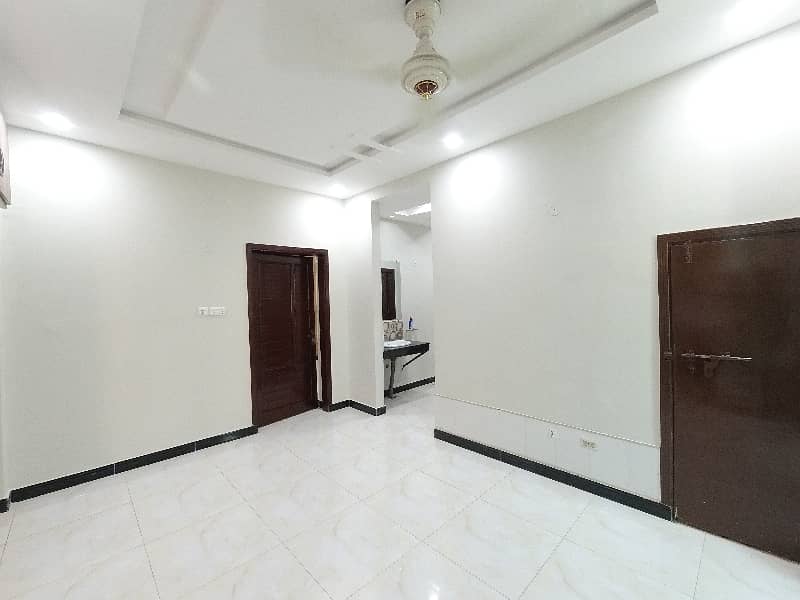 700 Square Feet Flat For sale In Islamabad 10