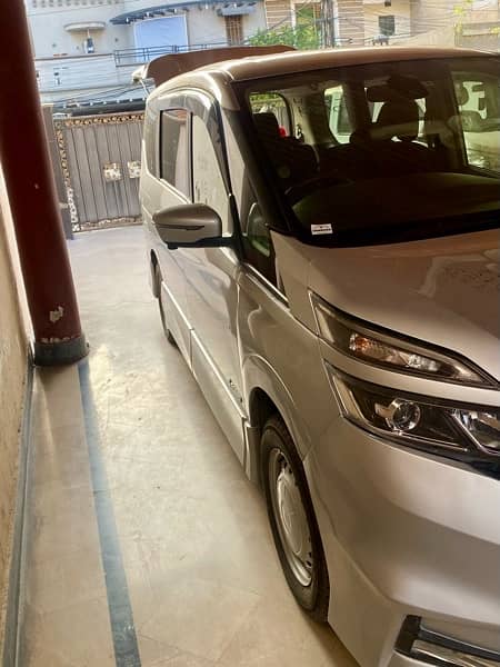 Nissan Serena Highway star 7 seater Esquire/Voxy/Freed/sienta 1