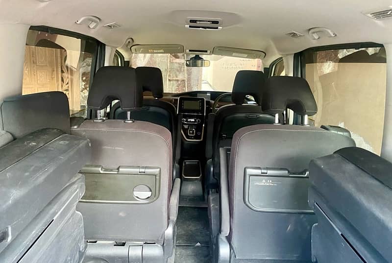 Nissan Serena Highway star 7 seater Esquire/Voxy/Freed/sienta 8