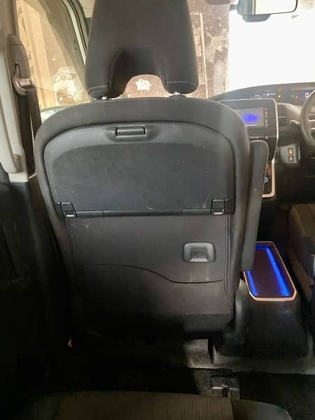 Nissan Serena Highway star 7 seater Esquire/Voxy/Freed/sienta 14