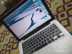 Macbook Pro 13.3 Inc 8 GB / 500 GB