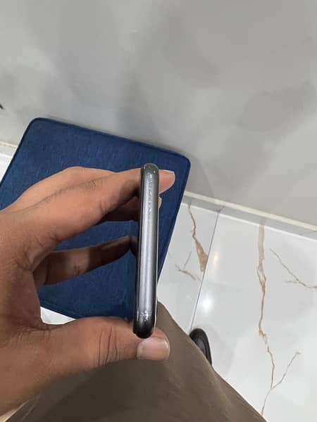 iphone 8 64 GB PTA Approved (Official) 3