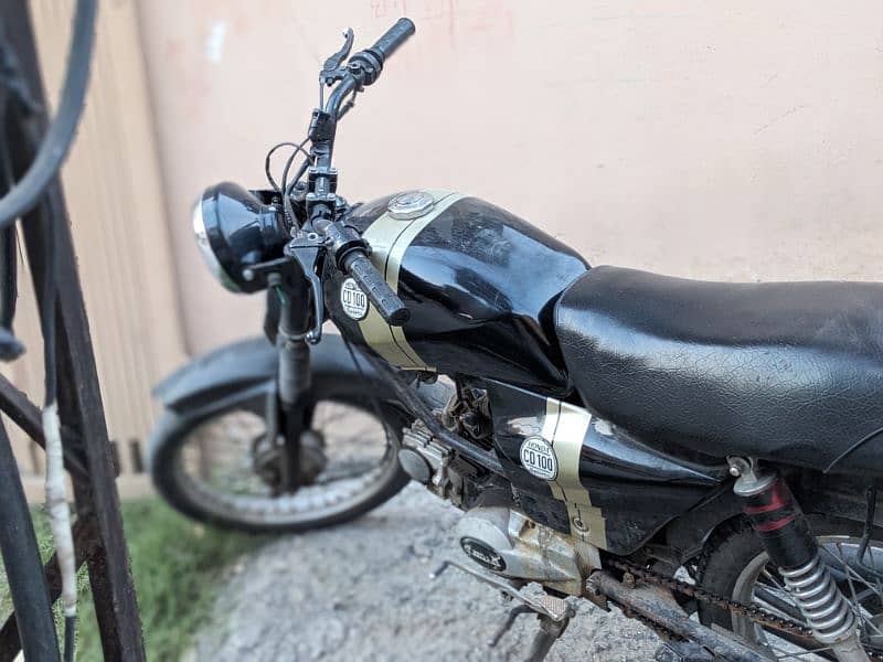 Eagle 100cc Black Bike Bolt 2