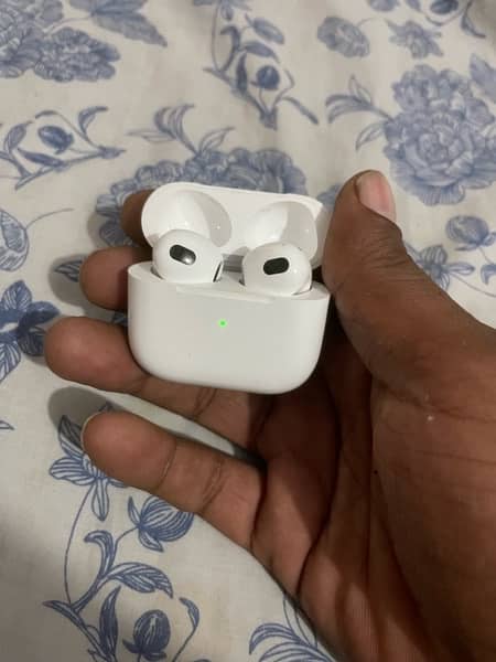 Apple AirPod pro (3rd Generstion) 2