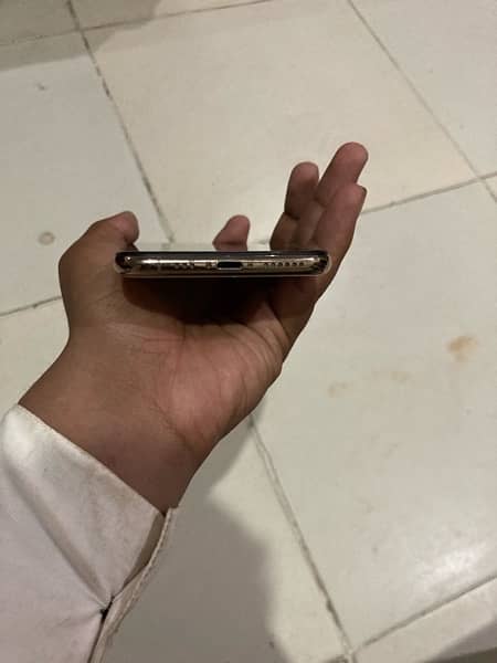 IPHONE XS 256 GB NON PTA URGENT SALE 4