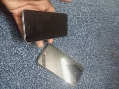 2 good condition Iphone 6 dead phone 0