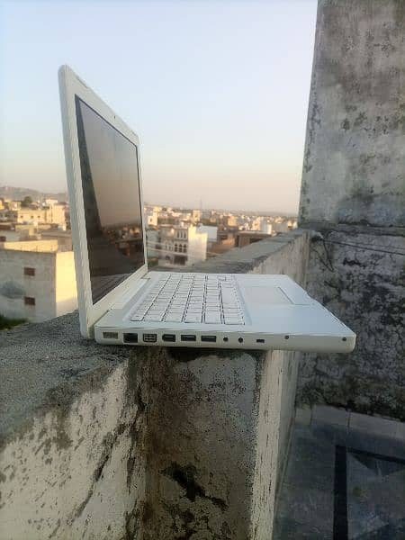 apple laptop A1181 3