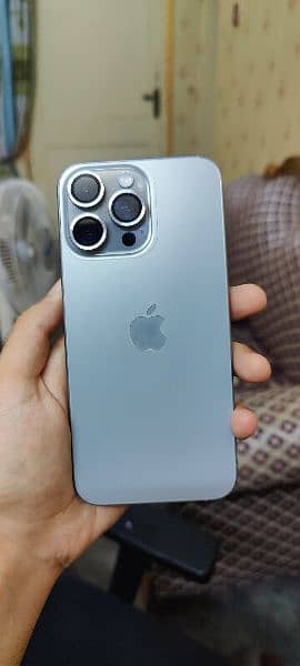 Iphone 15 pro max 4