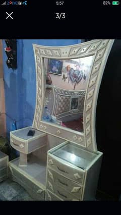 dressing table wooden Good condition argent sale