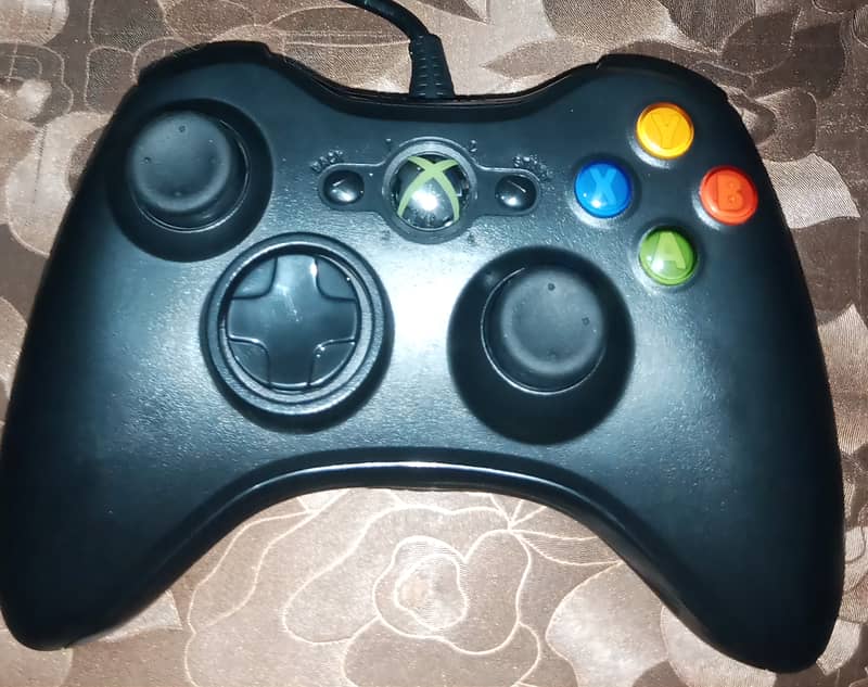 Original Xbox 360 Wired Controller in 9/10 Condition 0