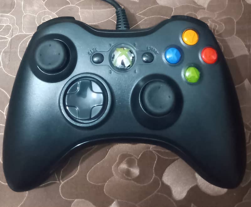 Original Xbox 360 Wired Controller in 9/10 Condition 1