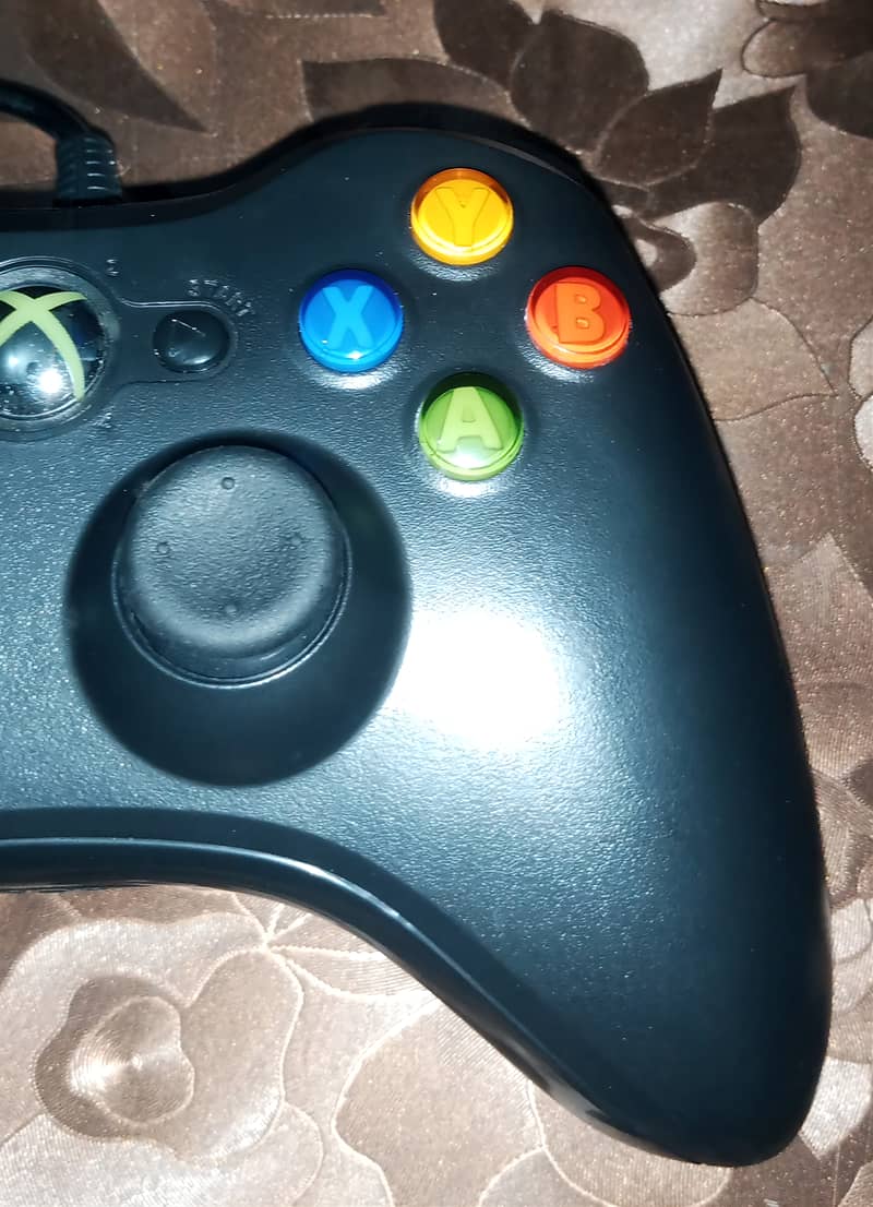 Original Xbox 360 Wired Controller in 9/10 Condition 3