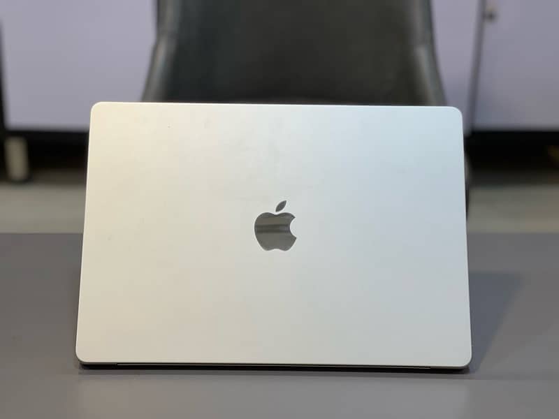 MACbook pro M1 pro chip 14 inches 2